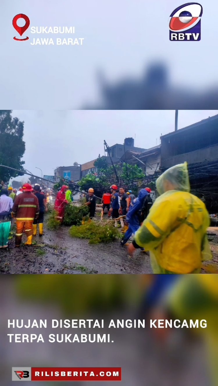 Hujan Disertai Angin Kencamg Terpa Sukabumi.
