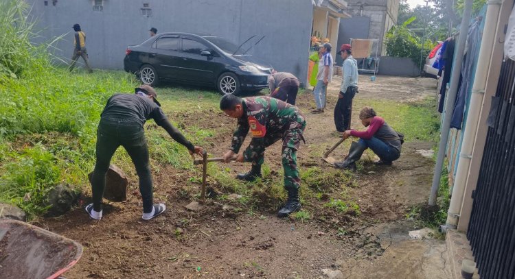 Babinsa Koramil 06-06/Tanah Sareal Laksanakan Kerja Bakti Bersama Warga