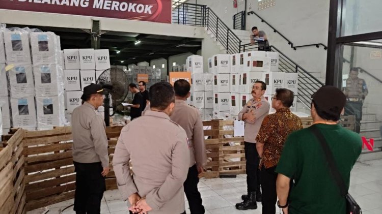 Kapolres Indramayu Pantau Kesiapan Pengamanan Logistik Pilkada Serentak 2024