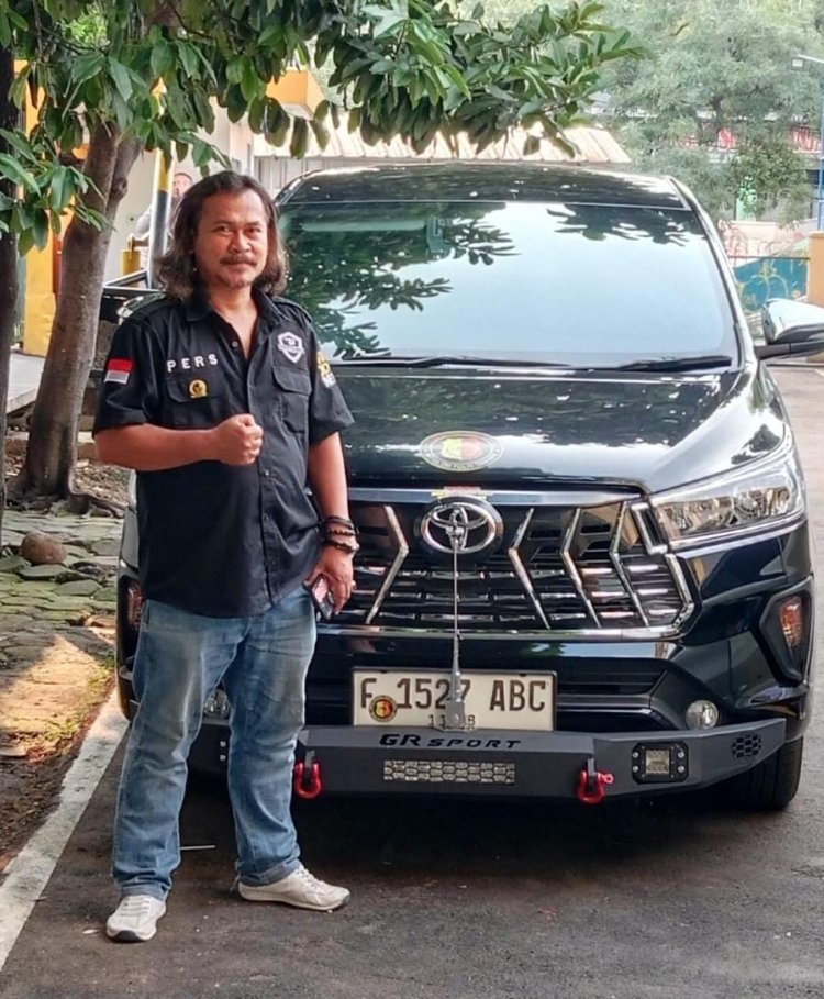 Wartawan Berita Tetap Teguh Jalani Tugas di Tengah Cuaca Ekstrem