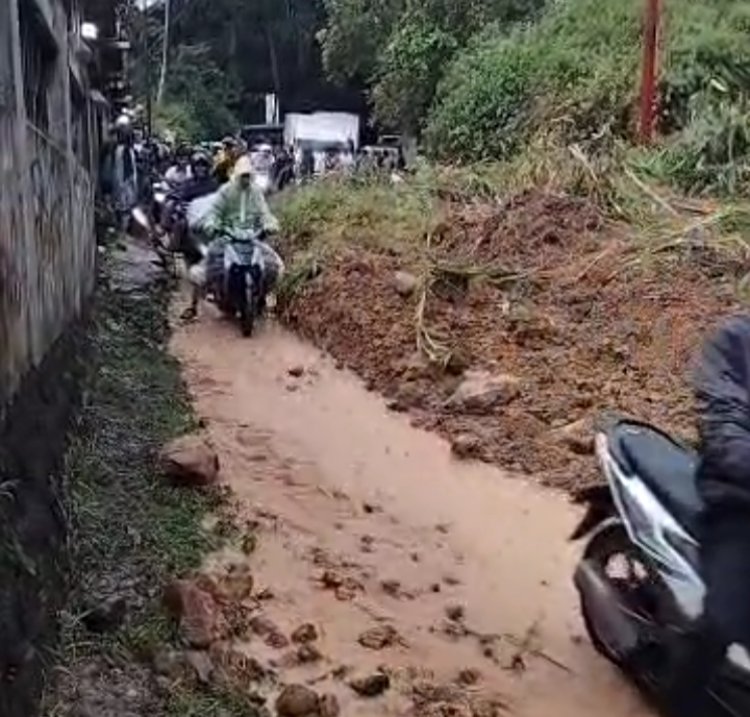 Longsor di Nyalindung Sukabumi, Akses Jalan Provinsi Tertutup Total