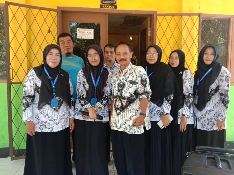 Peringatan Hari Guru di SDN WR. Supratman: Upacara dan Lomba untuk Guru