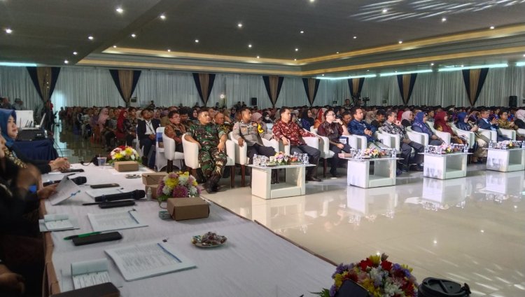 Babinsa Koramil 06-05/Bogor Utara Monitoring Kegiatan Wisuda Kampus AKA