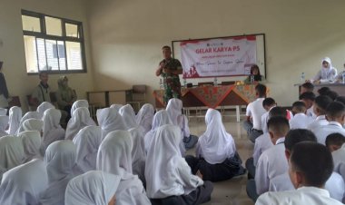 Babinsa Koramil 2205/Kalapanunggal Laksanakan Wawasan Kebangsaan di SMAN 1 Kalapanunggal