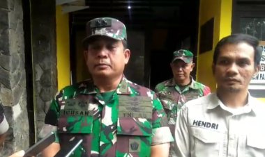 TNI Salurkan Bantuan 1.000 Paket Sembako untuk Korban Bencana di Palabuanratu, Kabupaten Sukabumi