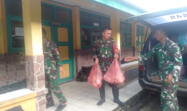 Anggota Koramil 2214/Ciemas Berikan Bantuan Makan Siang Bagi Warga Terdampak Banjir