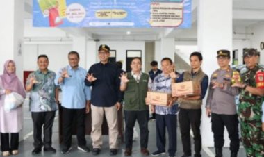 Sekda kabupaten bogor tinjau langsung kegiatan oprasi pasar bersubsidi