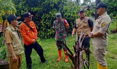 Babinsa Koramil Dampingi Kunjungan Sekda Kabupaten Sukabumi ke Desa Cicareuh dan Desa Bumisari