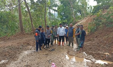 Koramil 2209/Lengkong Laksanakan Pendampingan BNPB di Desa Neglasari