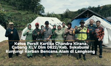 Ketua Persit Kartika Chandra Kirana Cabang XLV Dim 0622/Kab. Sukabumi Kunjungi Korban Bencana Alam di Lengkong