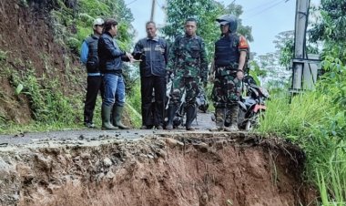 Dandim 0622/Kab SMI Tinjau Lokasi Bencana Tanah Bergerak di Desa Gunung Karamat