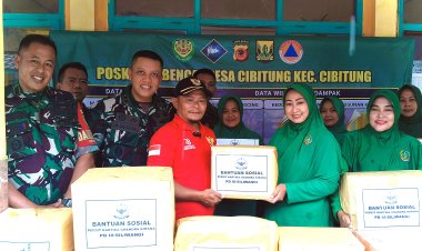 Penyerahan Bantuan Sosial oleh Persit Kartika Candra Kirana PD III/Siliwangi di Posko Tanggap Darurat Bencana Koramil 2214/Surade