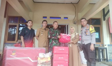 Babinsa Salurkan Bantuan untuk Warga Terdampak Bencana di Kecamatan Cikakak