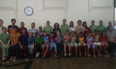 Persit KCK Koorcab Rem 061 PD III/Siliwangi Peduli Anak-Anak Panti Asuhan