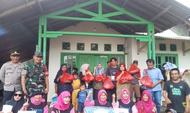 Koramil 2208/Nyalindung Dampingi Penyaluran Bantuan Pasca Bencana di Kecamatan Nyalindung