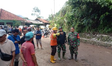 Dandim 0622/Kab. Sukabumi Pimpin Langsung Pembersihan Longsoran di Cimapag