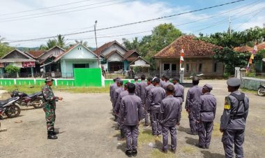 Koramil 2215/Ciemas Gelar Pembinaan Linmas di Desa Mandrajaya