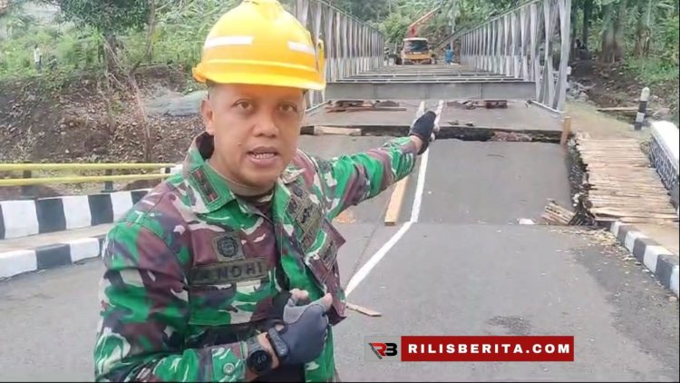 Dandim 0622/Kabupaten Sukabumi Tinjau Langsung Pembangunan Jembatan Cihaur