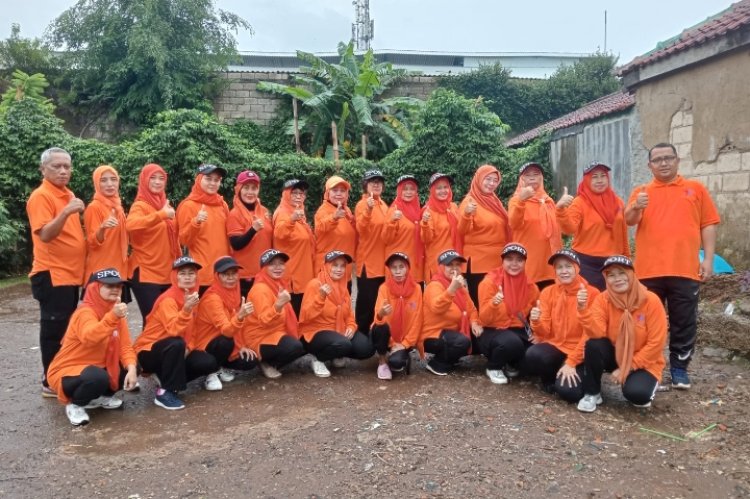 Kegiatan Senam Pagi Bersama Ibu-Ibu RT 004 RW 004 Bogor Timur