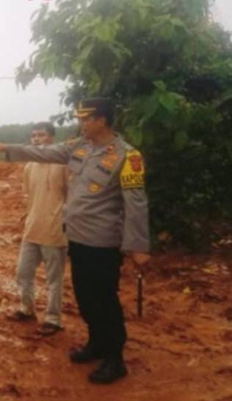 Polsek Parung Panjang Pasang Spanduk Larangan Kegiatan Galian C Ilegal di Desa Gorowong