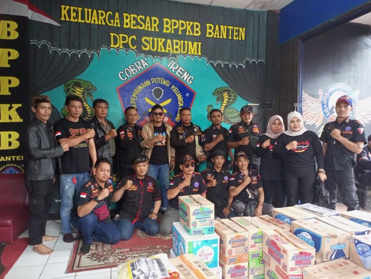 Serah terima sumbangan korban bencana banjir DPAC Bogor barat beserta DPC kota BOGOR ke DPC SUKABUMI