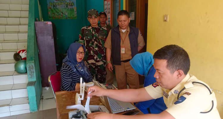 Babinsa Koramil 06-02/Bogor Selatan Laksanakan Pendampingan BAPENDA Kota Bogor dalam Operasi Sisir dan Mobil Keliling  Pembayaran PBB