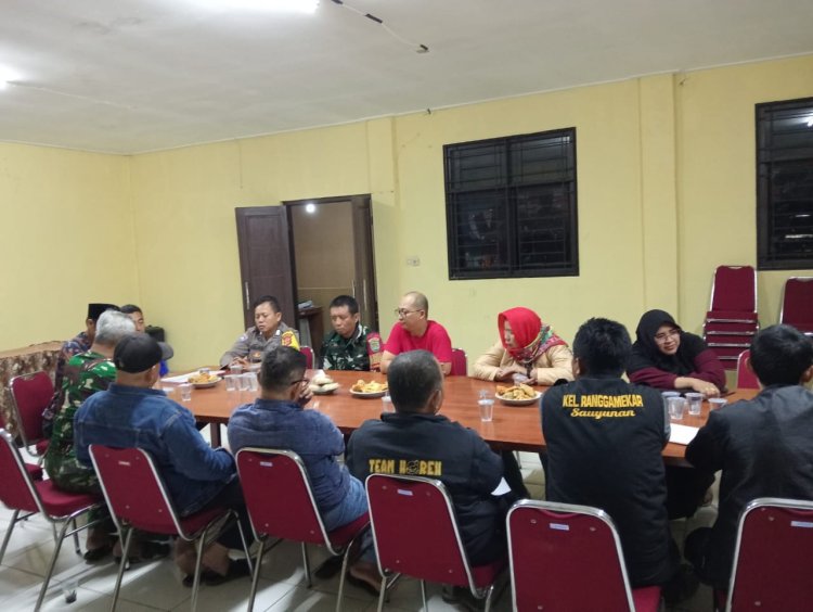 Babinsa dan Babinmas Gelar Komsos Bahas Indikasi Tawuran Menjelang Tahun Baru