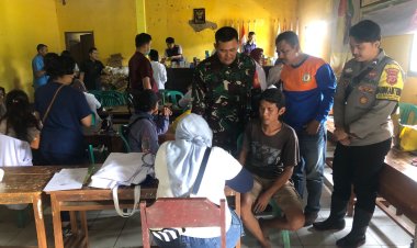 Babinsa Desa Sukamaju Dampingi Pengobatan Massal Gratis di Kecamatan Cimanggu