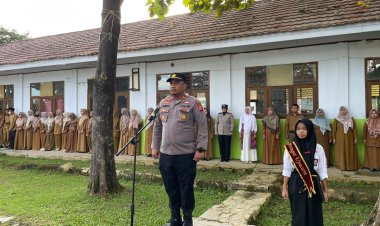 KEGIATAN MENJADI PEMBINA UPACARA DI SMK MULIA HATI INSANI WARUNGGUNUNG