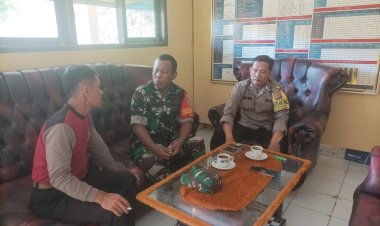 Babinsa Koramil 2204/Cikidang Komsos bersama Tokoh Masyarakat Desa Tamansari, Kab. Sukabumi