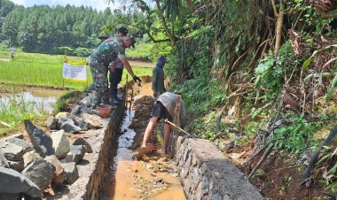 KORAMIL 2207/JAMPANGTENGAH MELAKSANAKAN KEGIATAN KARBAK DI DESA NANGERANG