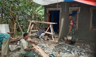 Koramil 0622-02/Palabuhan Ratu Bersama Warga Laksanakan Bakti Pembangunan Mushola