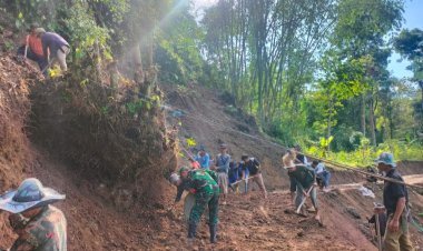 Koramil 2211/Sagaranten Gelar Karya Bakti Bersama Warga Desa Bojong Tugu