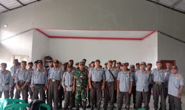 Koramil 2206/Parakansalak Laksanakan Pembinaan Linmas di Desa Parakansalak