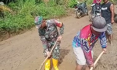 Koramil 2213/Jampangkulon Laksanakan Karya Bakti Pembersihan Jalan Desa Balekambang