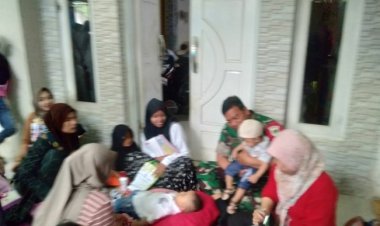 Koramil 2204/Cikidang Dampingi Kegiatan Posyandu di Desa Cikarae Thoyibah