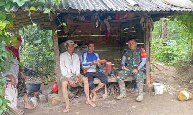 Koramil 2201/Cisolok Laksanakan Komsos di Desa Gunung Keramat