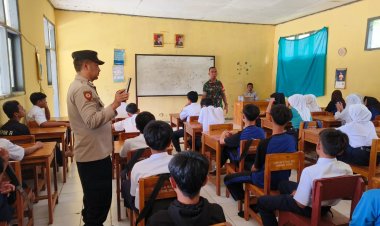 Babinsa dan Bhabinkamtibmas Sosialisasikan Pencegahan Kenakalan Remaja di SMPN 6 Kalibunder