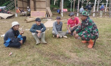 Koramil 2210/Pabuaran Gelar Kegiatan Komsos Bersama Warga di Kampung Datarpuspa