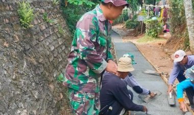 Babinsa Koramil 2207/Jampangtengah Gelar Karya Bakti Pengerasan Jalan di Kampung Citeruep