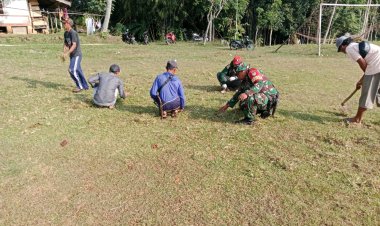 Babinsa Koramil 2202/Palabuhanratu Laksanakan Karya Bakti Bersama Warga