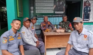 Babinsa Koramil 2206/Parakansalak Berikan Pembinaan kepada Anggota Linmas