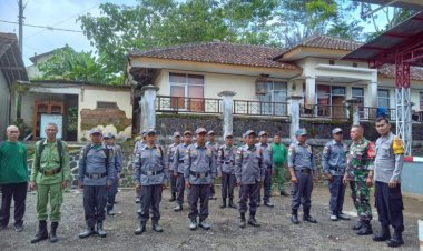 Koramil 2207/Jampangtengah Lakukan Pengecekan Sat Linmas Desa Cimerang