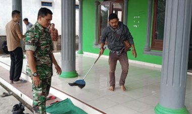 Koramil 2212/Tegalbuleud Bersama Warga Gelar Karya Bakti Pembersihan Masjid Jami Al Mustofa