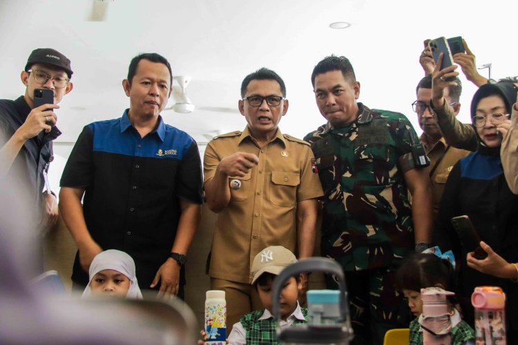 Makan Bergizi Gratis di Kota Bogor, Pj Wali Kota Dampingi Wamendagri