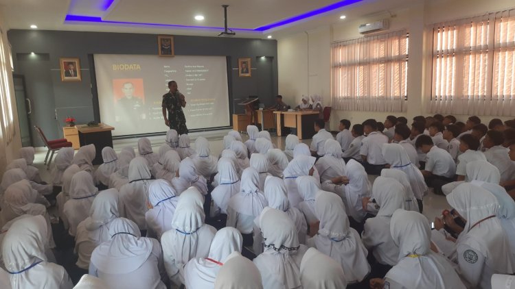 Koramil 0622-13/Jampangkulon Berikan Materi Wawasan Kebangsaan kepada Siswa MTsN Jampangkulon