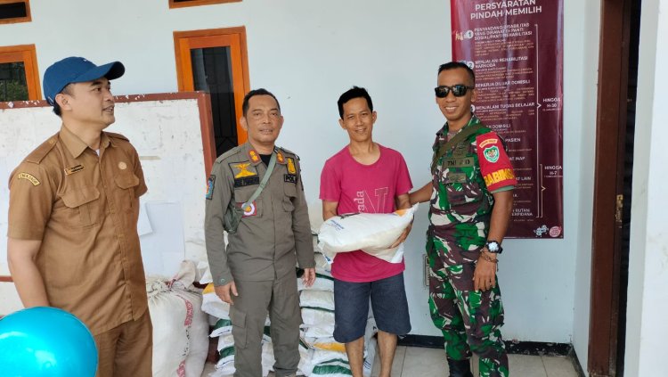 Koramil 2213/Jampangkulon Laksanakan Kegiatan Pendampingan Penyaluran Bantuan Beras