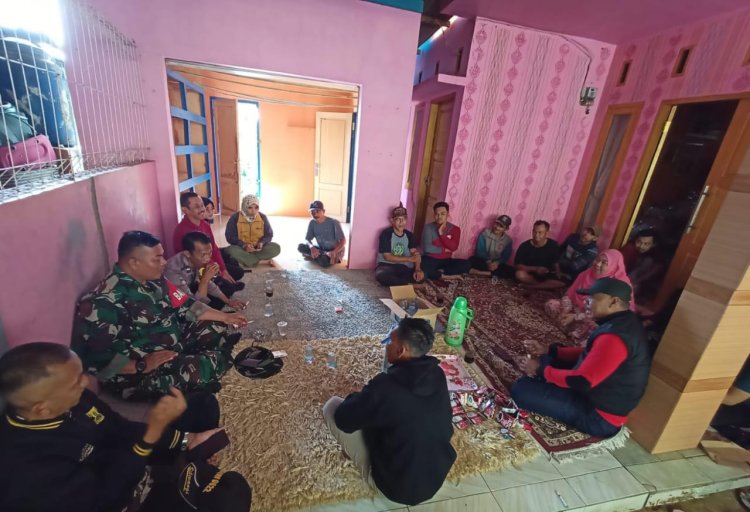 Koramil 2204/Cikidang Gelar Kegiatan Komsos di Desa Cikarae Thoyibah