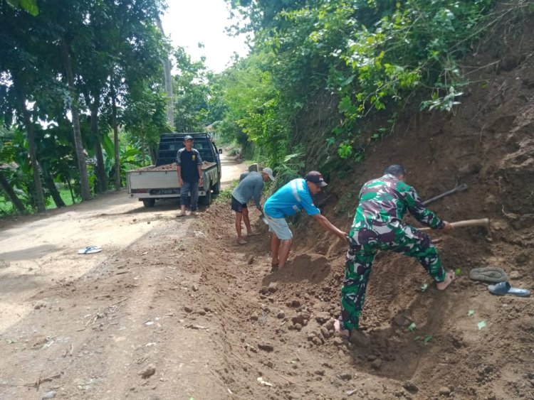 Koramil 2202/Plara Melaksanakan Karya Bhakti di Desa Cibuntu