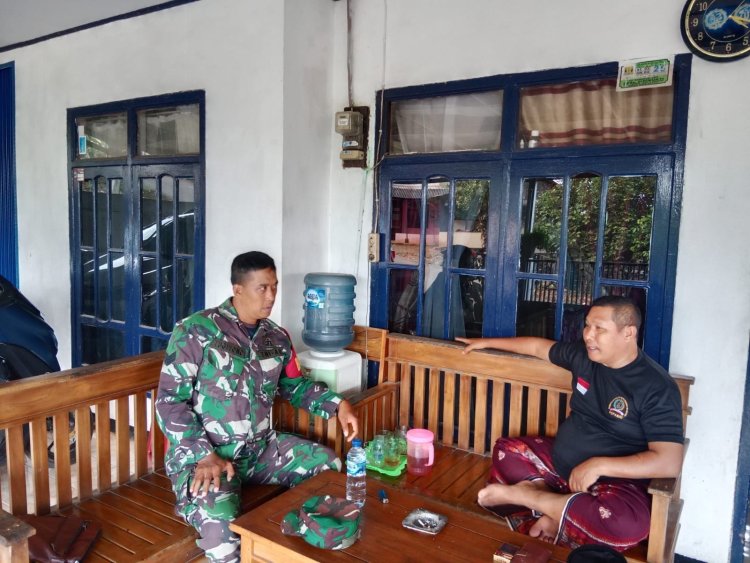 Koramil 2215/Ciemas Laksanakan Kegiatan Komsos di Desa Girimukti